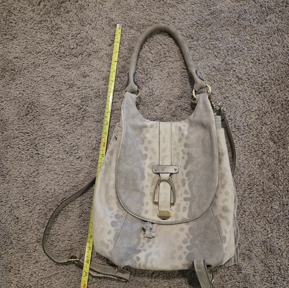 G.I.L.I. Snow Leaopard Convertible Backpack - Picture 9 of 11